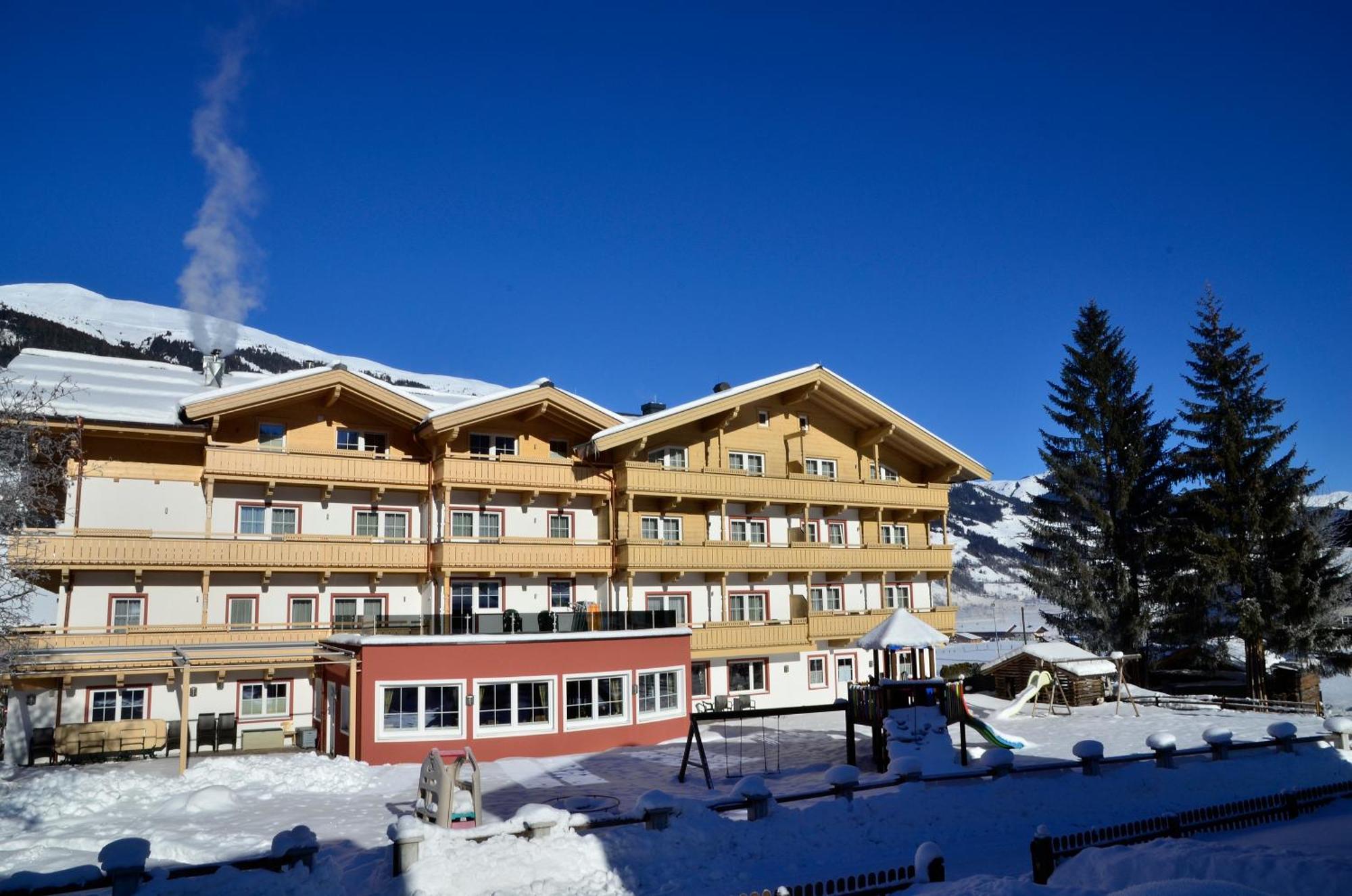 Hotel Grundlhof Bramberg am Wildkogel Extérieur photo