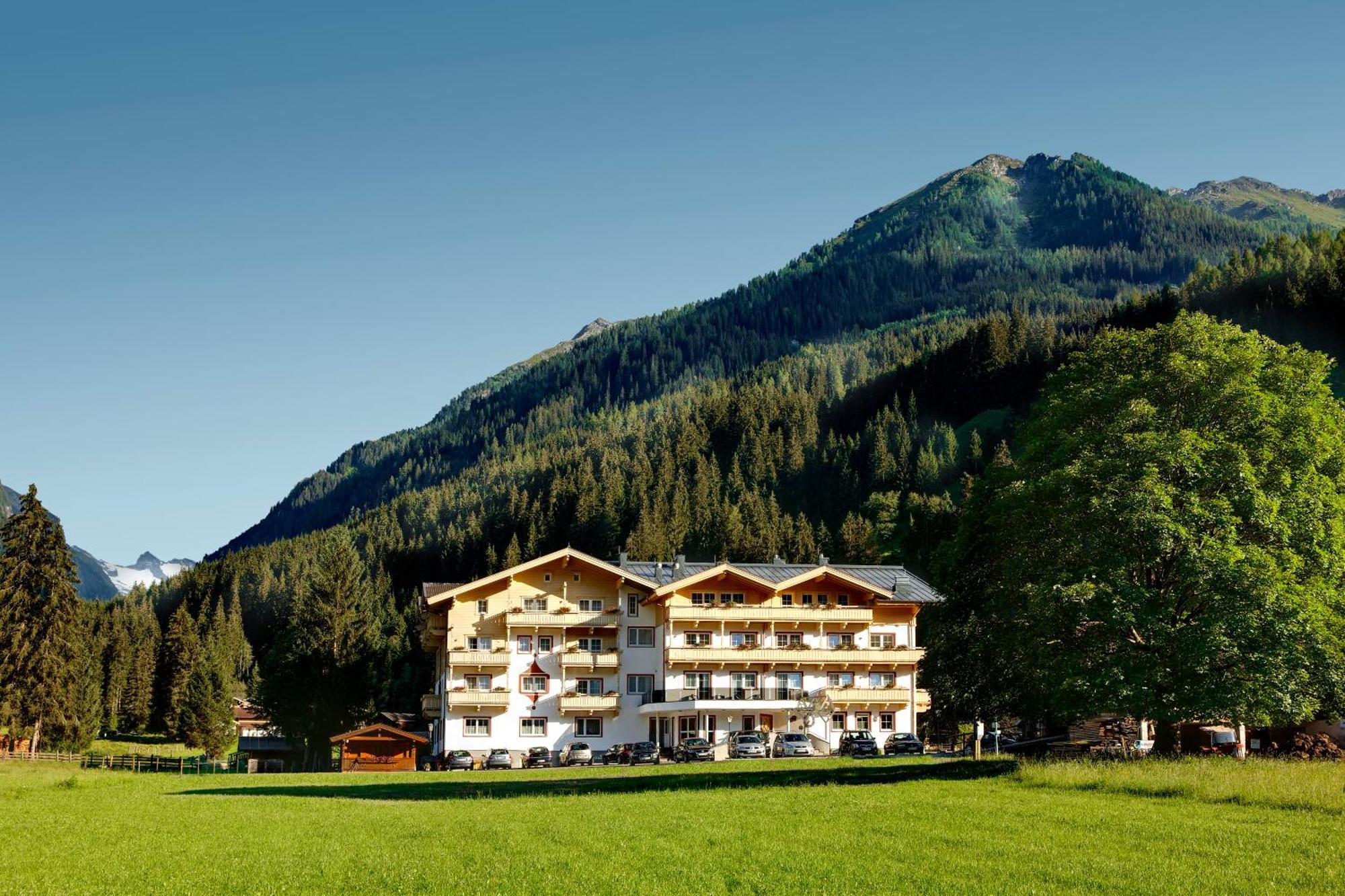 Hotel Grundlhof Bramberg am Wildkogel Extérieur photo