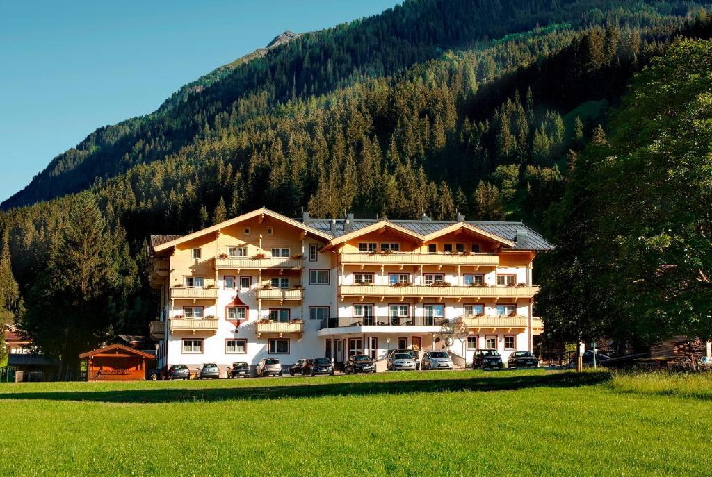 Hotel Grundlhof Bramberg am Wildkogel Chambre photo