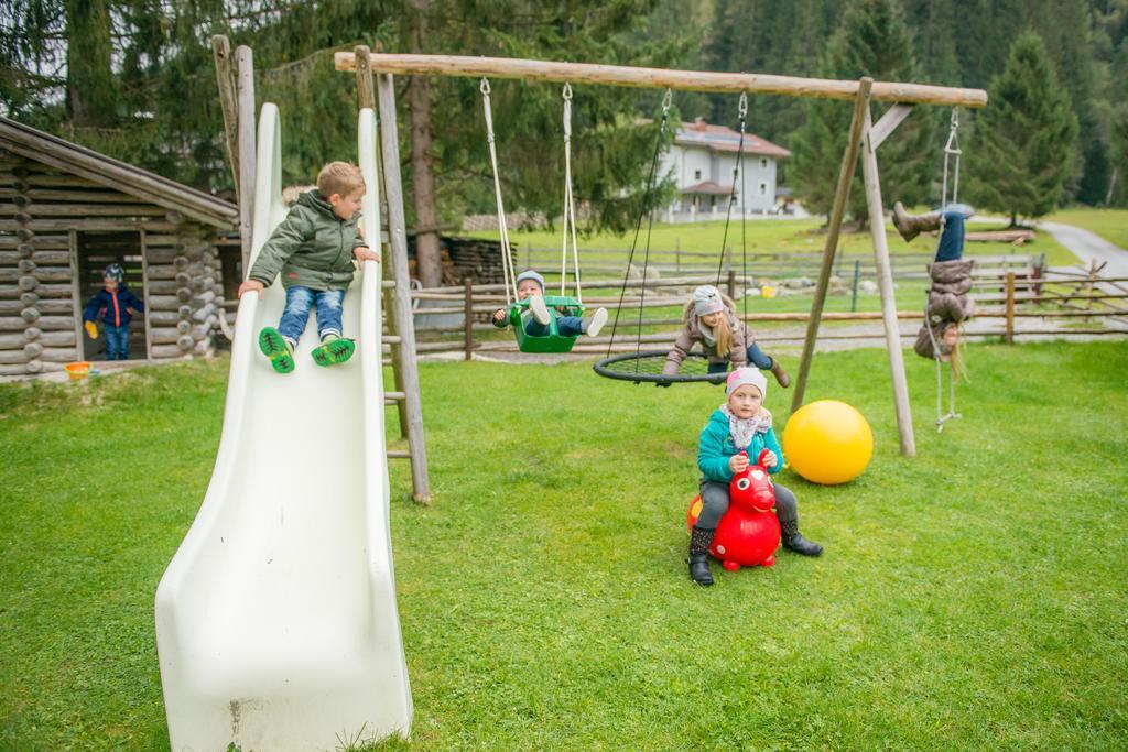 Hotel Grundlhof Bramberg am Wildkogel Extérieur photo