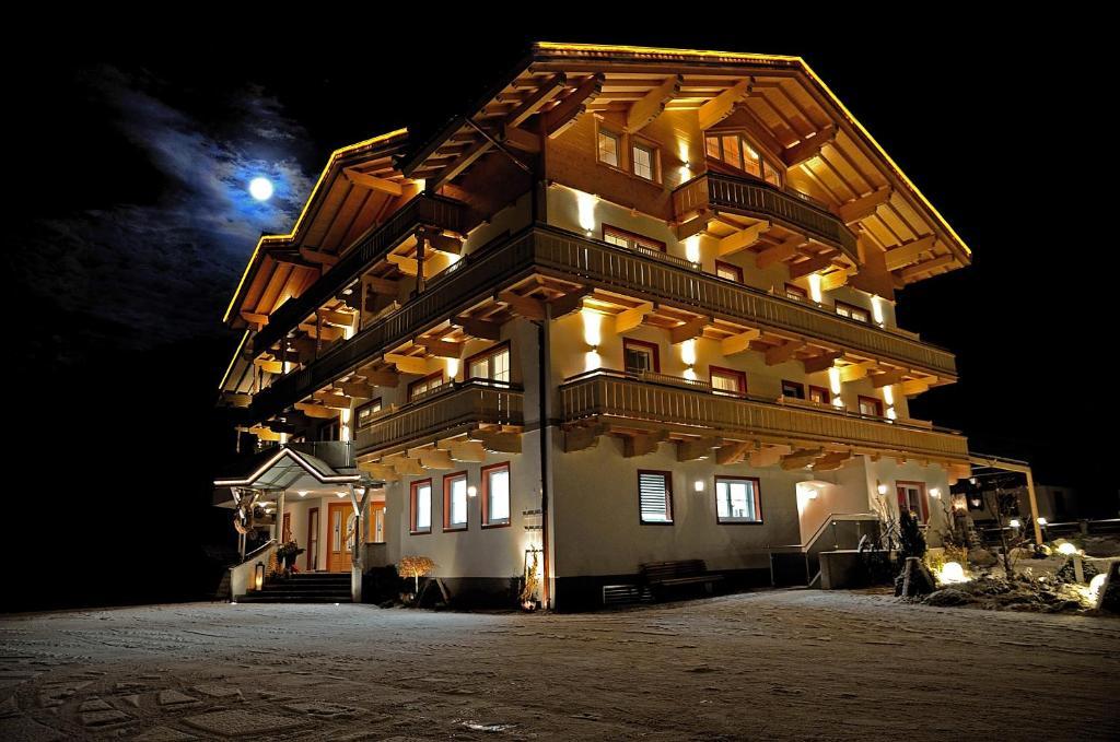 Hotel Grundlhof Bramberg am Wildkogel Extérieur photo