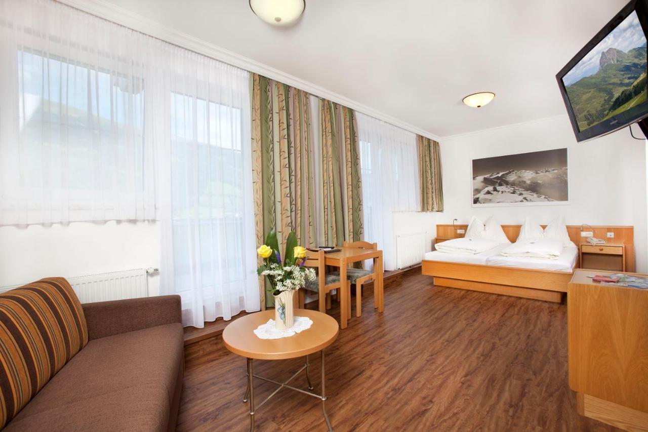 Hotel Grundlhof Bramberg am Wildkogel Extérieur photo